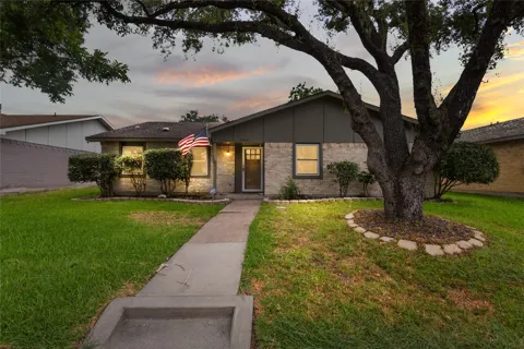 6219 Cedar Lane