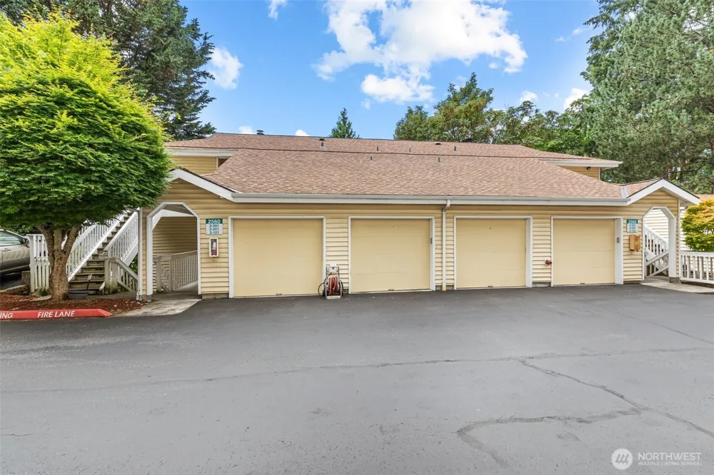 2560 118th Avenue SE #3-201 Bellevue, WA 98005