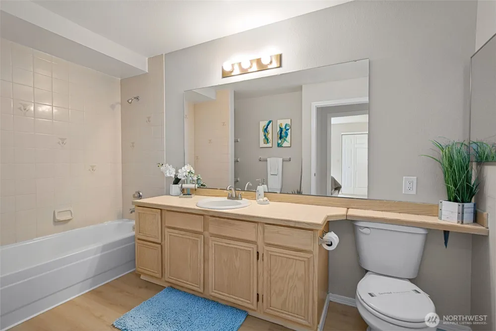 2560 118th Avenue SE #3-201 Bellevue, WA 98005
