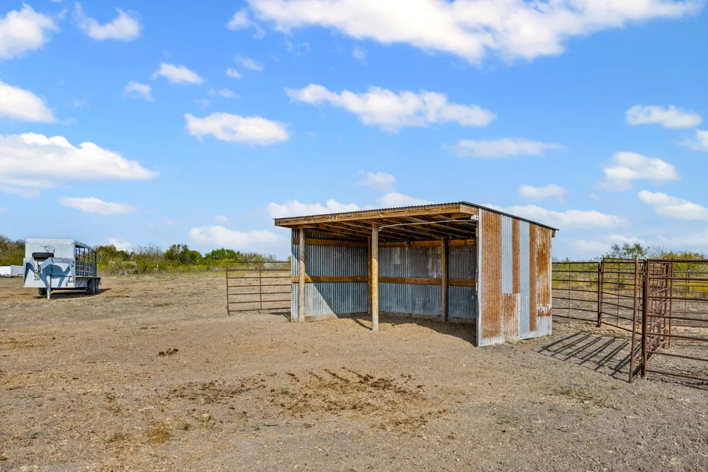 13800 Hokanson Road Del Valle, TX 78617