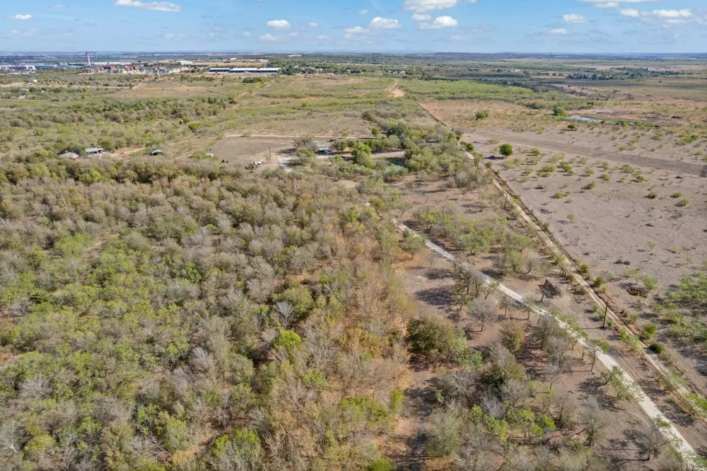 13800 Hokanson Road Del Valle, TX 78617