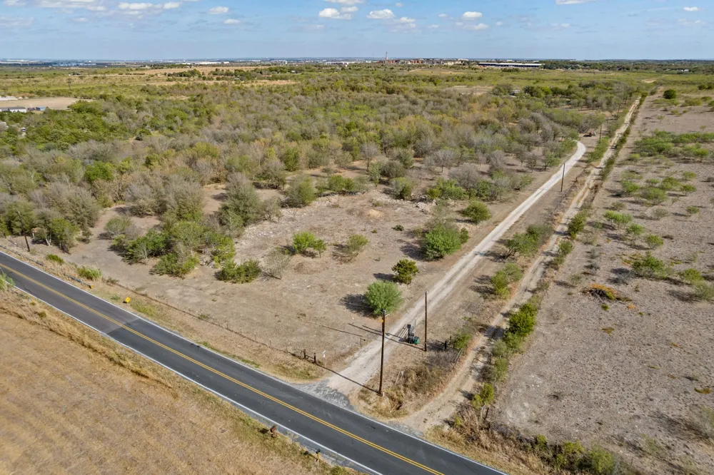13800 Hokanson Road Del Valle, TX 78617