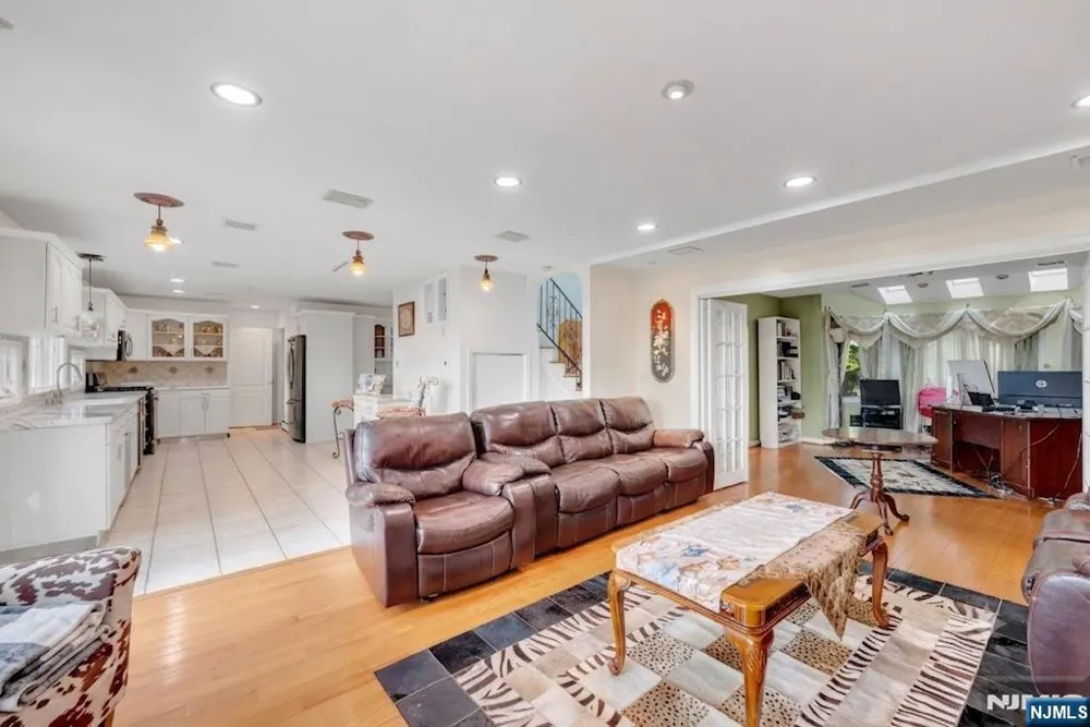 703 Stewart Street Ridgefield, NJ 07657