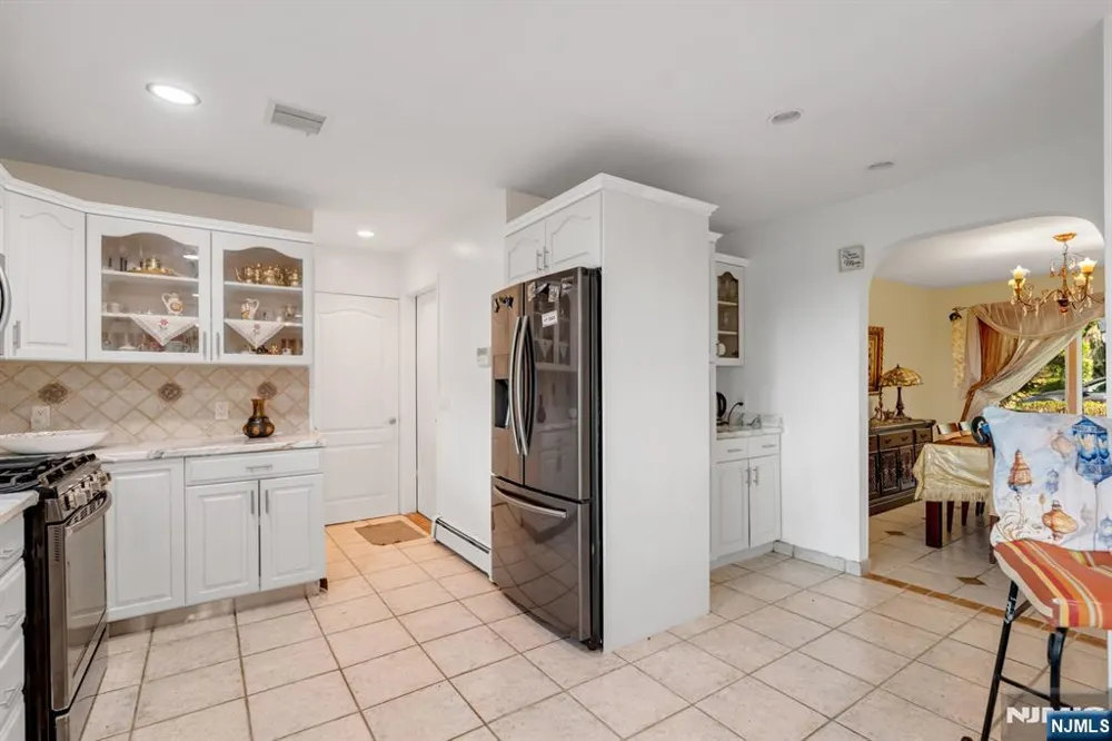 703 Stewart Street Ridgefield, NJ 07657