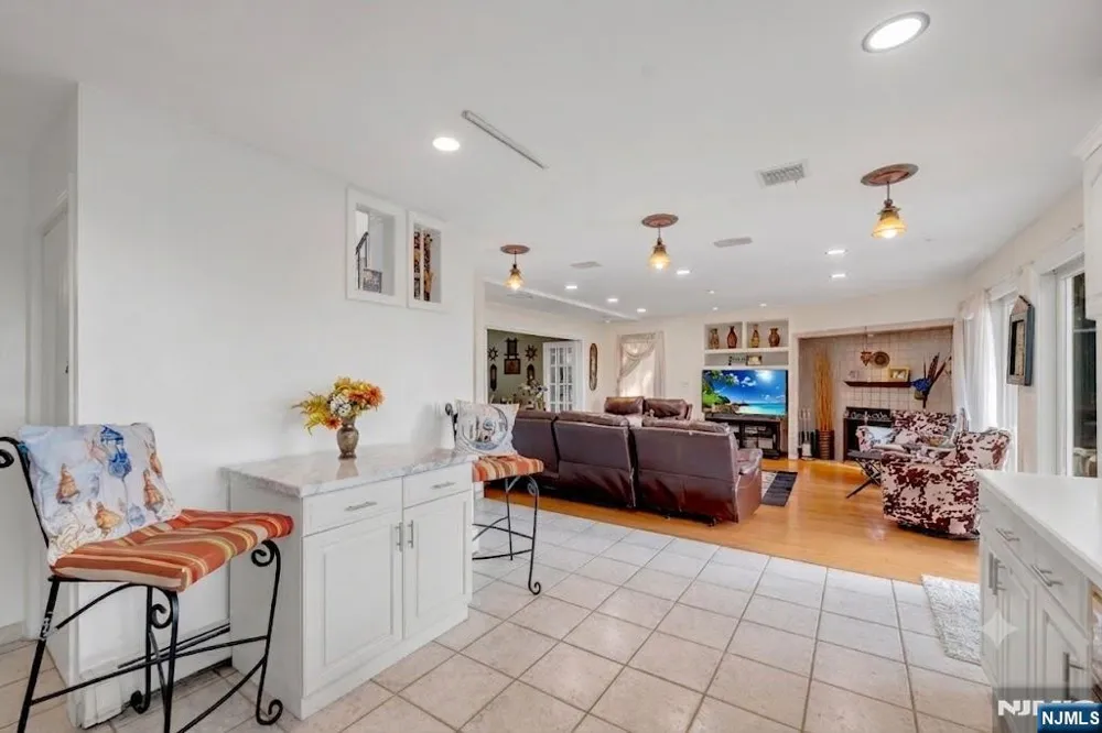 703 Stewart Street Ridgefield, NJ 07657