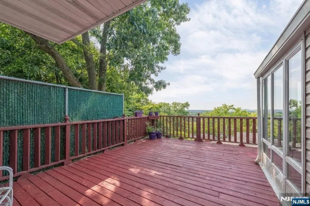 703 Stewart Street Ridgefield, NJ 07657