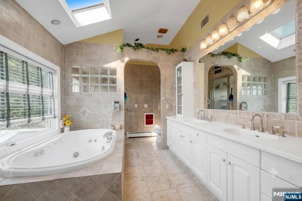 703 Stewart Street Ridgefield, NJ 07657