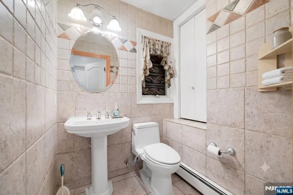 703 Stewart Street Ridgefield, NJ 07657