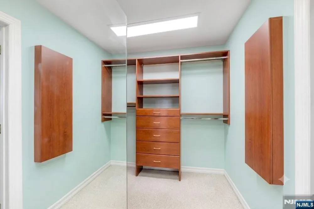 703 Stewart Street Ridgefield, NJ 07657