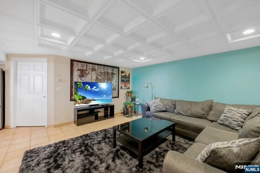 703 Stewart Street Ridgefield, NJ 07657