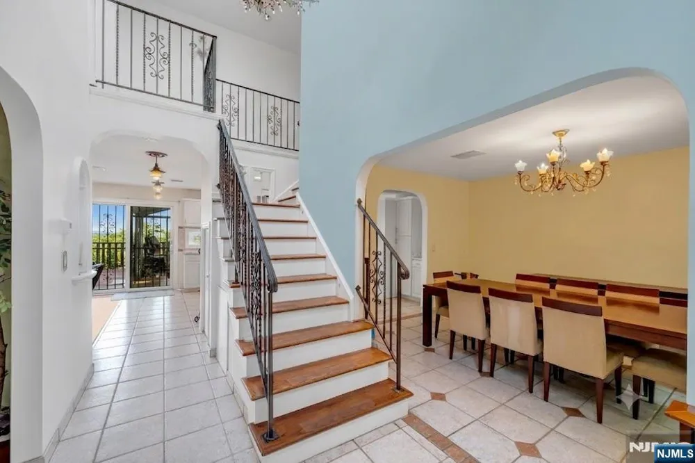 703 Stewart Street Ridgefield, NJ 07657
