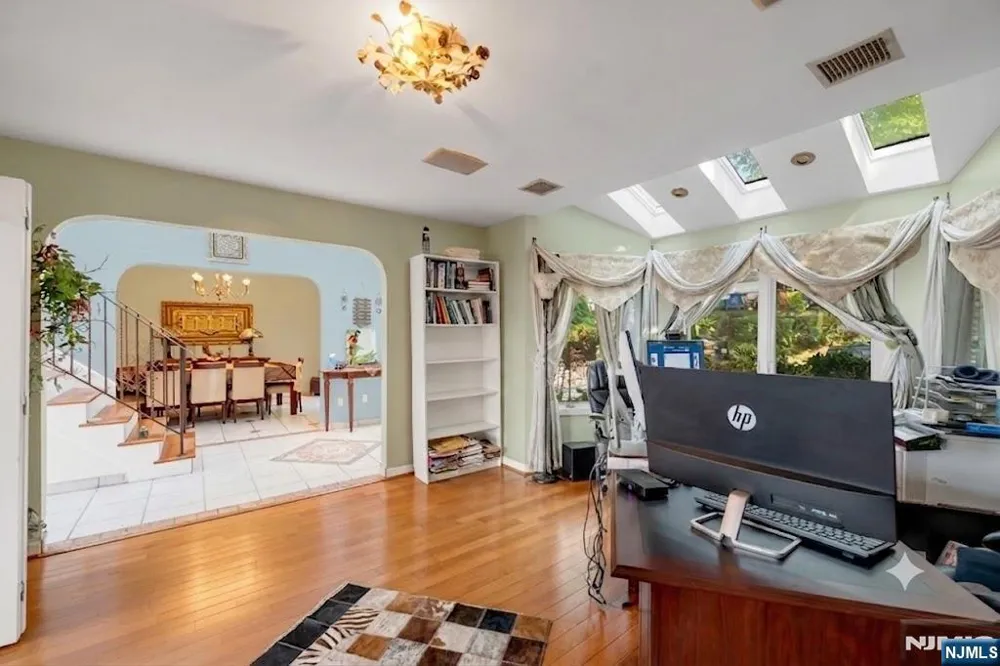 703 Stewart Street Ridgefield, NJ 07657