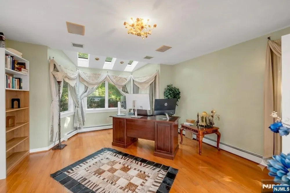 703 Stewart Street Ridgefield, NJ 07657
