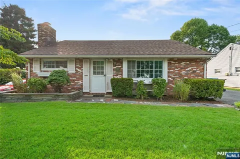 498 Riverside Terrace