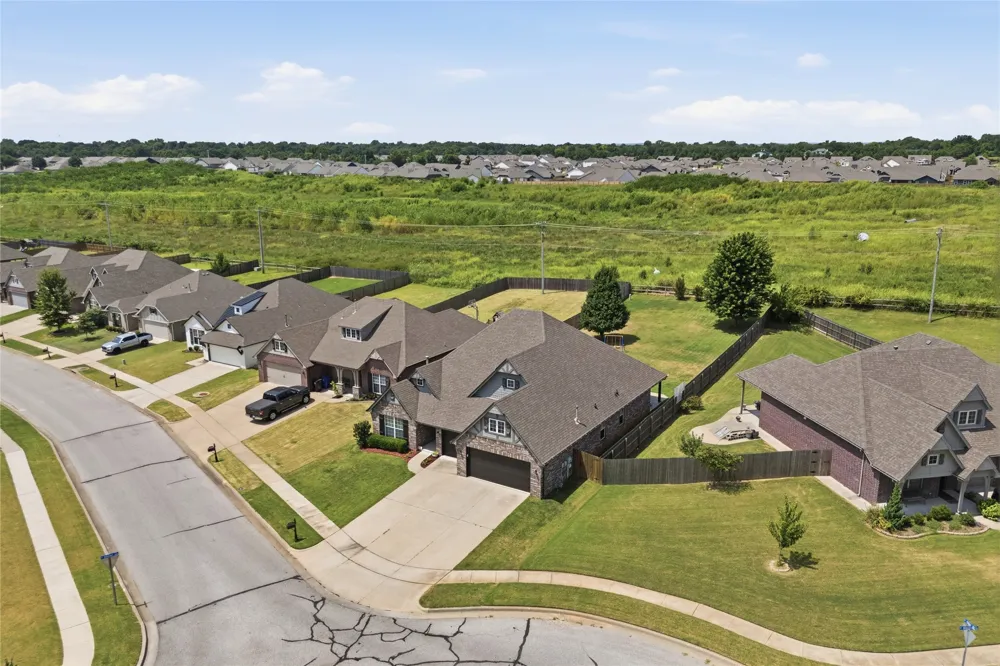6812 S Elder Avenue Broken Arrow, OK 74011