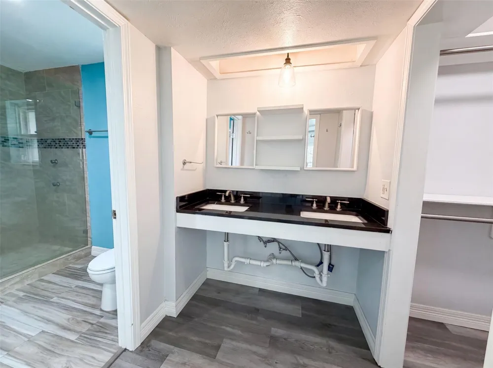 9314 Deanwood Street Houston, TX 77040