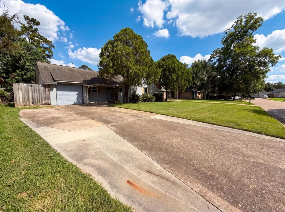 9314 Deanwood Street Houston, TX 77040
