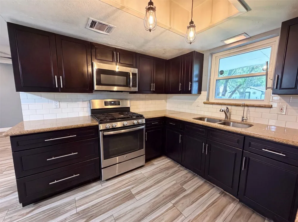 9314 Deanwood Street Houston, TX 77040
