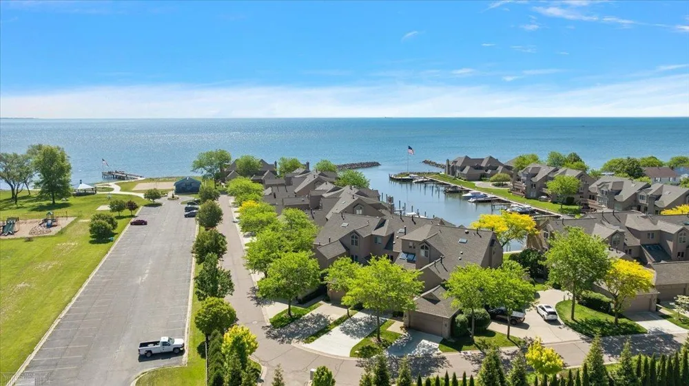 26151 Harbour Pointe Drive Harrison Charter Township, MI 48045