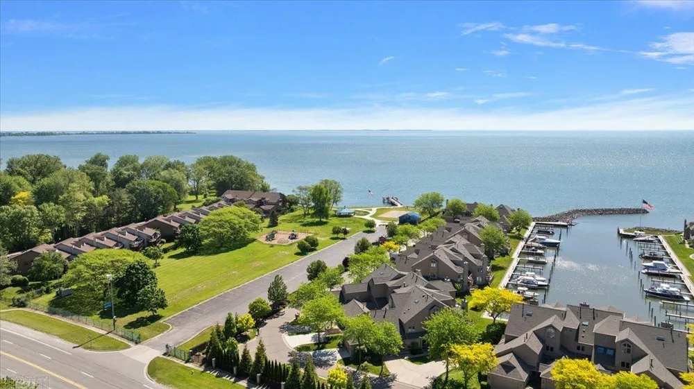 26151 Harbour Pointe Drive Harrison Charter Township, MI 48045