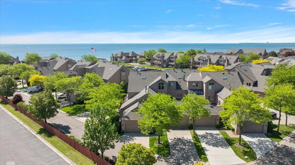 26151 Harbour Pointe Drive Harrison Charter Township, MI 48045