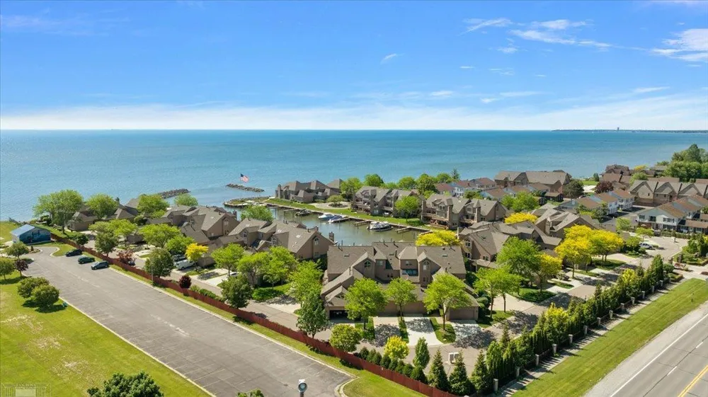 26151 Harbour Pointe Drive Harrison Charter Township, MI 48045