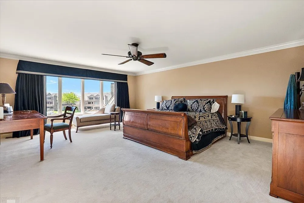 26151 Harbour Pointe Drive Harrison Charter Township, MI 48045