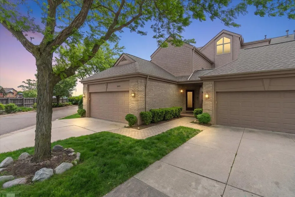 26151 Harbour Pointe Drive Harrison Charter Township, MI 48045