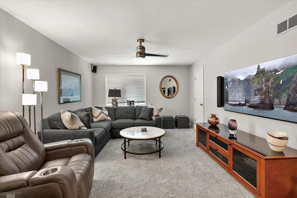26151 Harbour Pointe Drive Harrison Charter Township, MI 48045