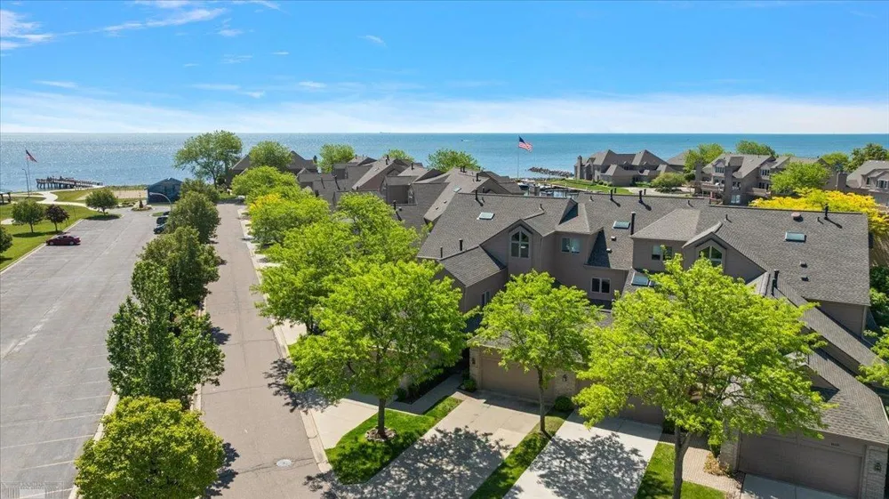 26151 Harbour Pointe Drive Harrison Charter Township, MI 48045