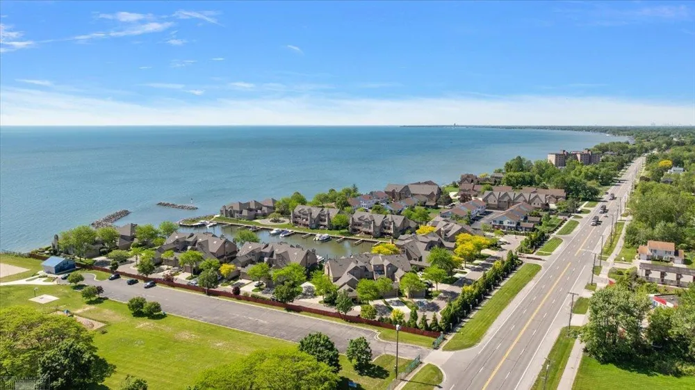 26151 Harbour Pointe Drive Harrison Charter Township, MI 48045