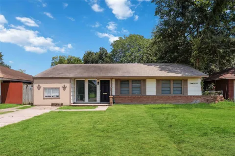 6207 Heron Drive