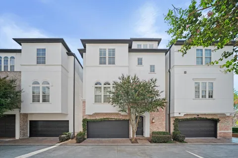 2710 Arabelle Grove