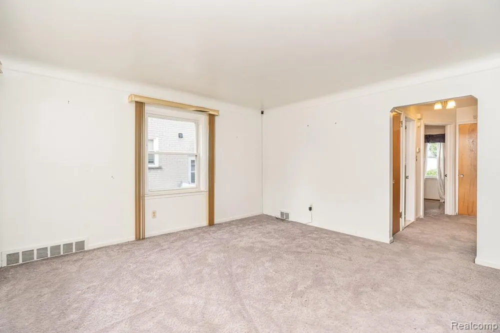 9343 Fenton Redford Charter Township, MI 48239