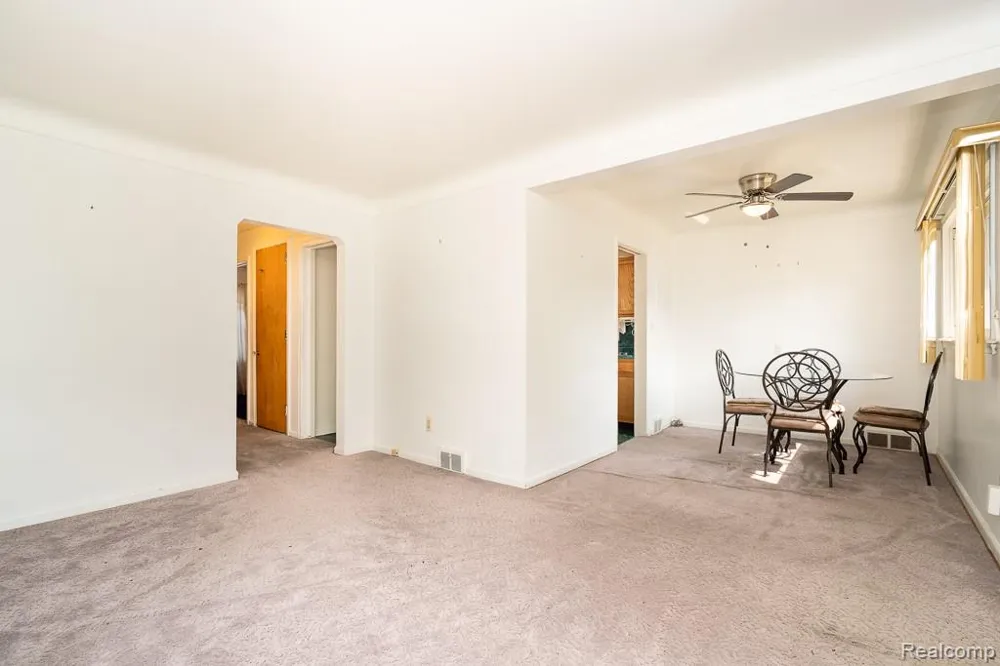 9343 Fenton Redford Charter Township, MI 48239
