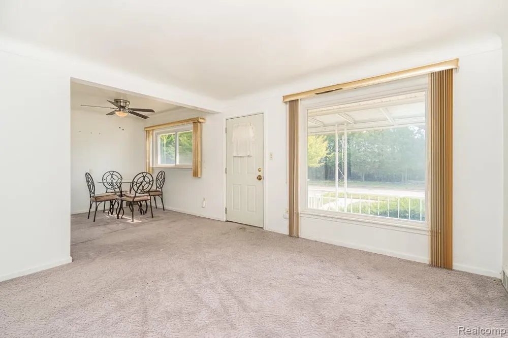 9343 Fenton Redford Charter Township, MI 48239