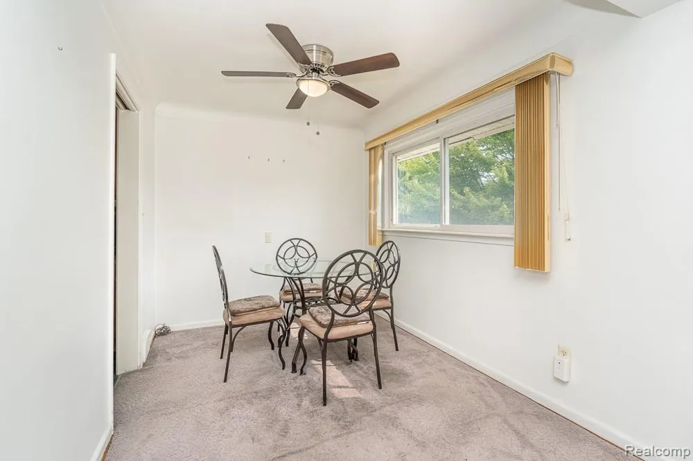 9343 Fenton Redford Charter Township, MI 48239