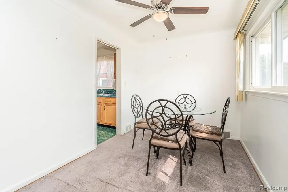 9343 Fenton Redford Charter Township, MI 48239