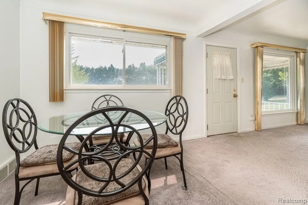 9343 Fenton Redford Charter Township, MI 48239