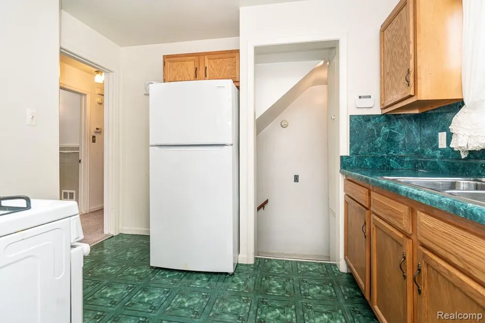 9343 Fenton Redford Charter Township, MI 48239
