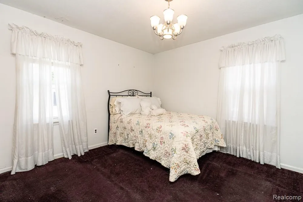 9343 Fenton Redford Charter Township, MI 48239