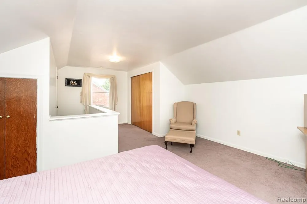 9343 Fenton Redford Charter Township, MI 48239