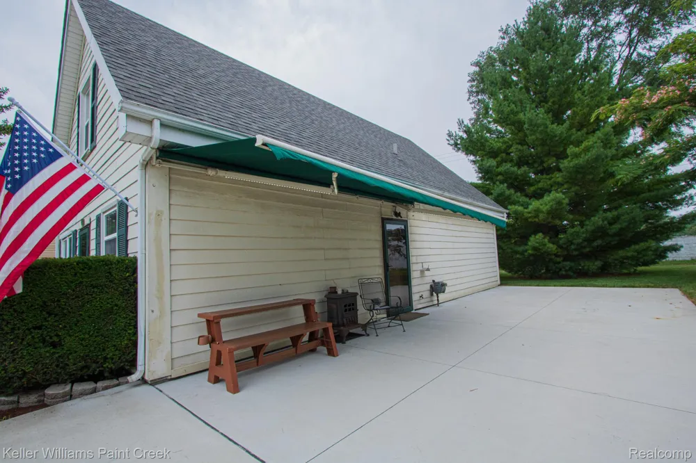 17501 Clarann Street Melvindale City, MI 48122
