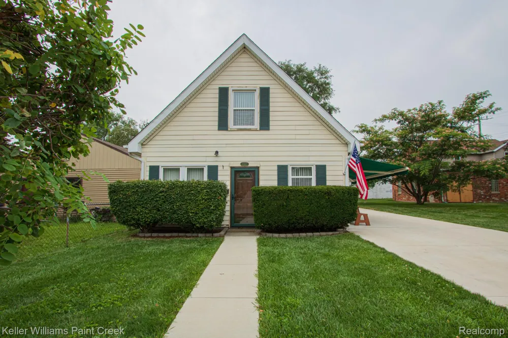 17501 Clarann Street Melvindale City, MI 48122