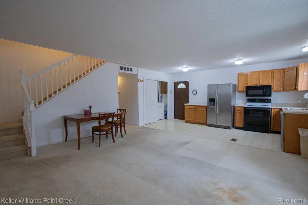 17501 Clarann Street Melvindale City, MI 48122