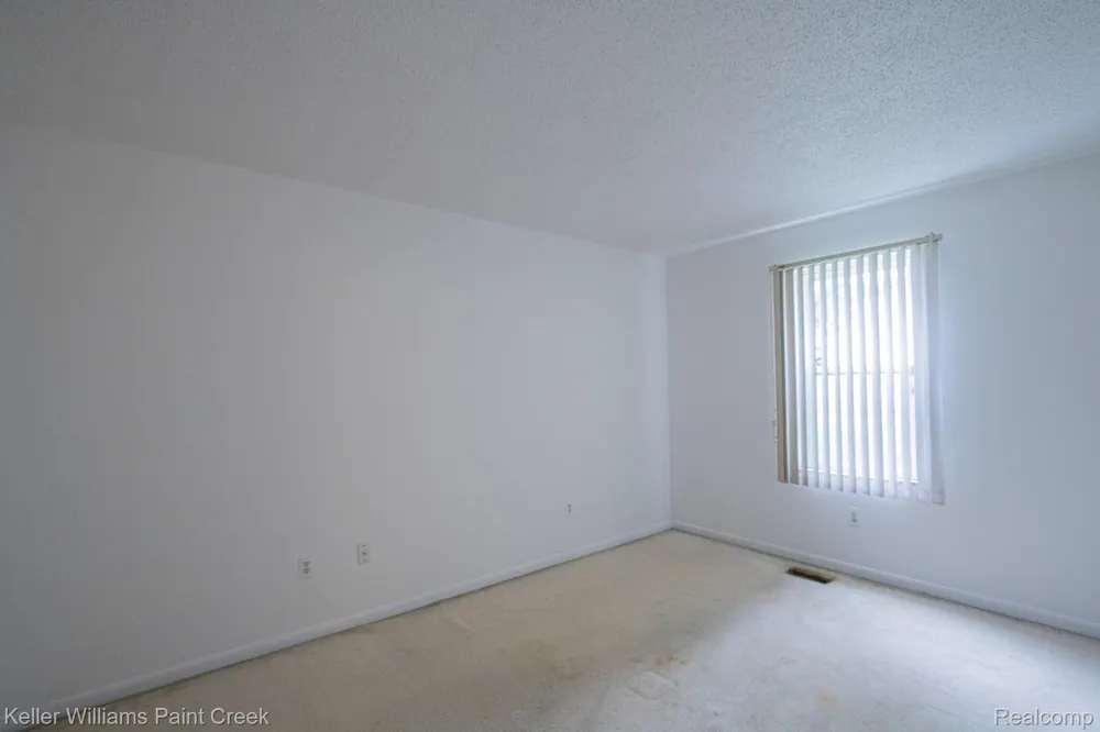 17501 Clarann Street Melvindale City, MI 48122