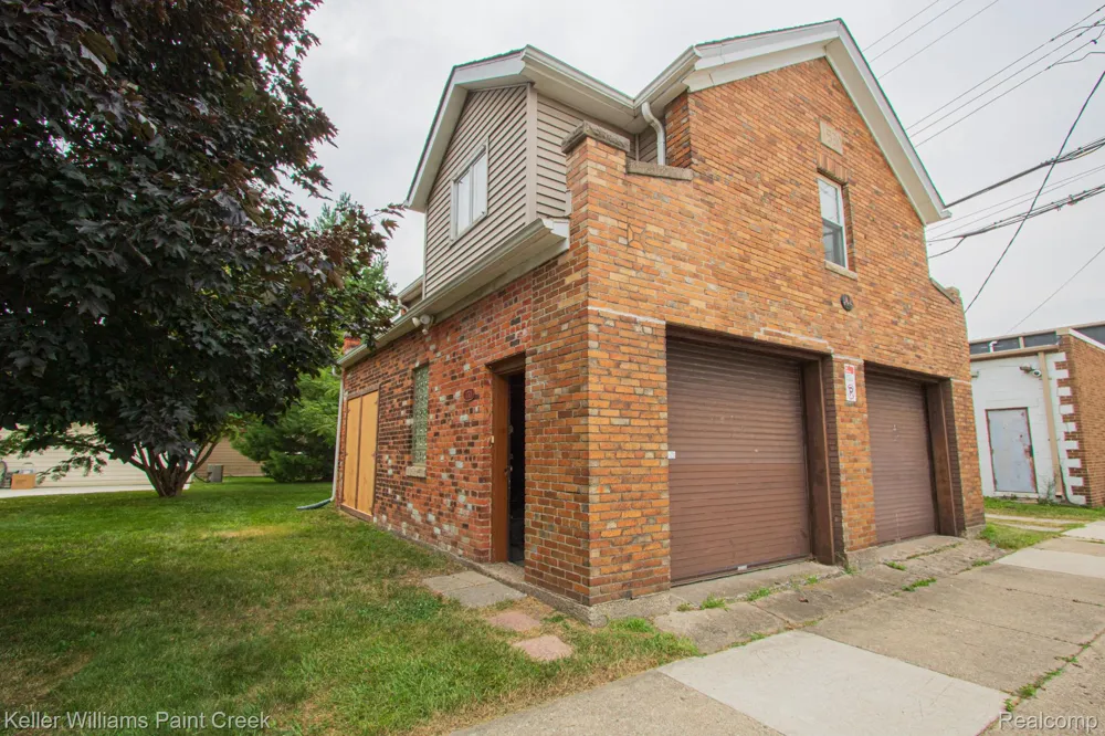 17501 Clarann Street Melvindale City, MI 48122