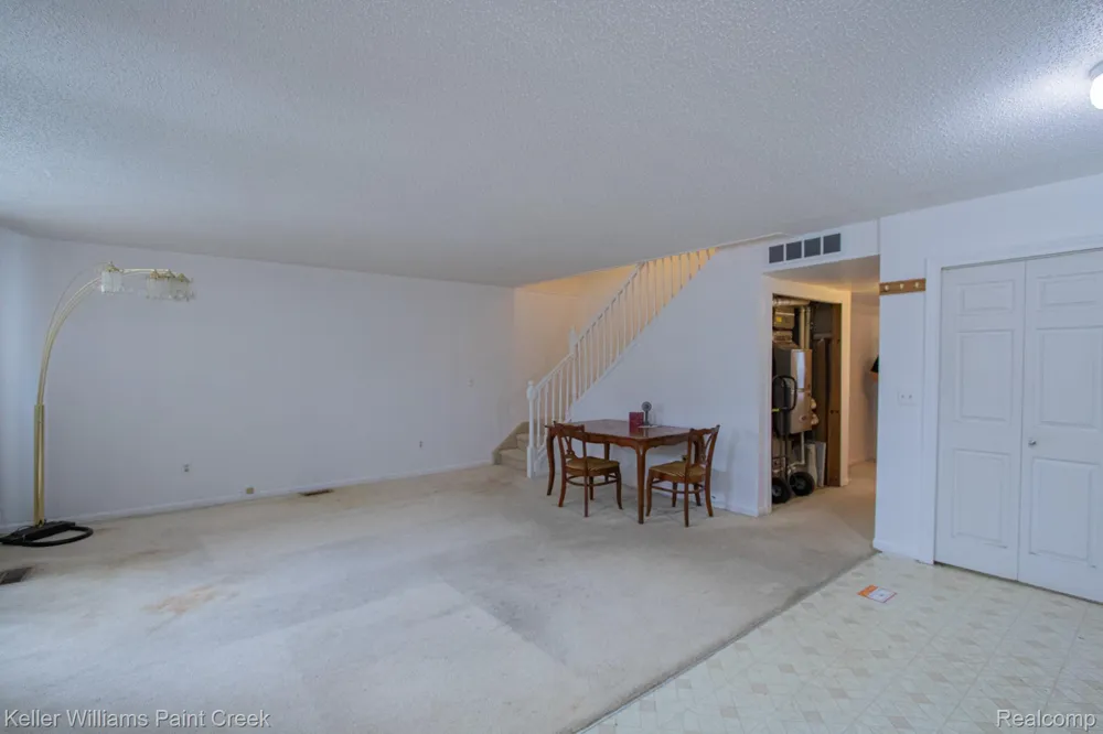 17501 Clarann Street Melvindale City, MI 48122