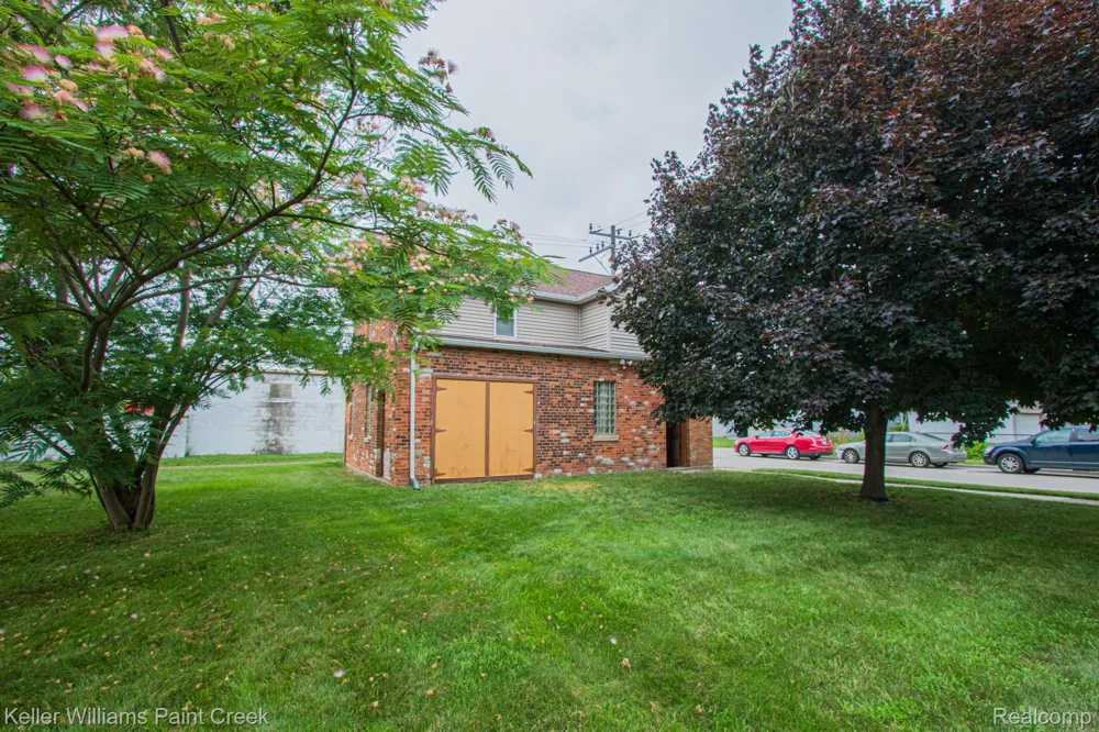 17501 Clarann Street Melvindale City, MI 48122