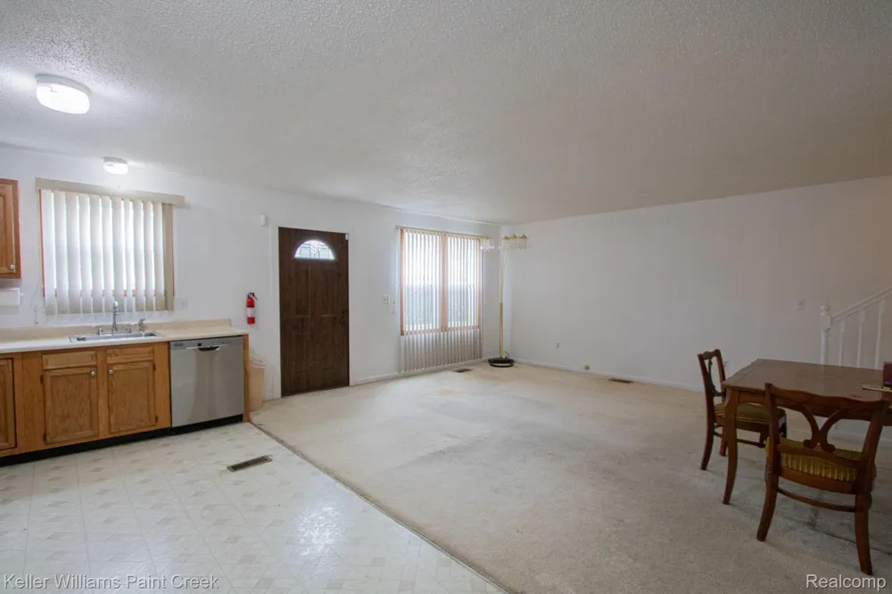 17501 Clarann Street Melvindale City, MI 48122